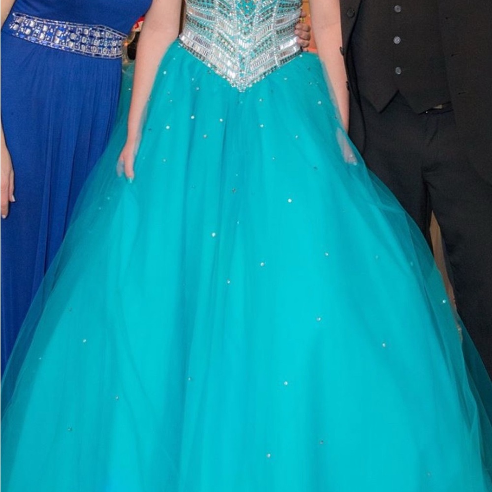 Elegant Turquoise Ball Gown